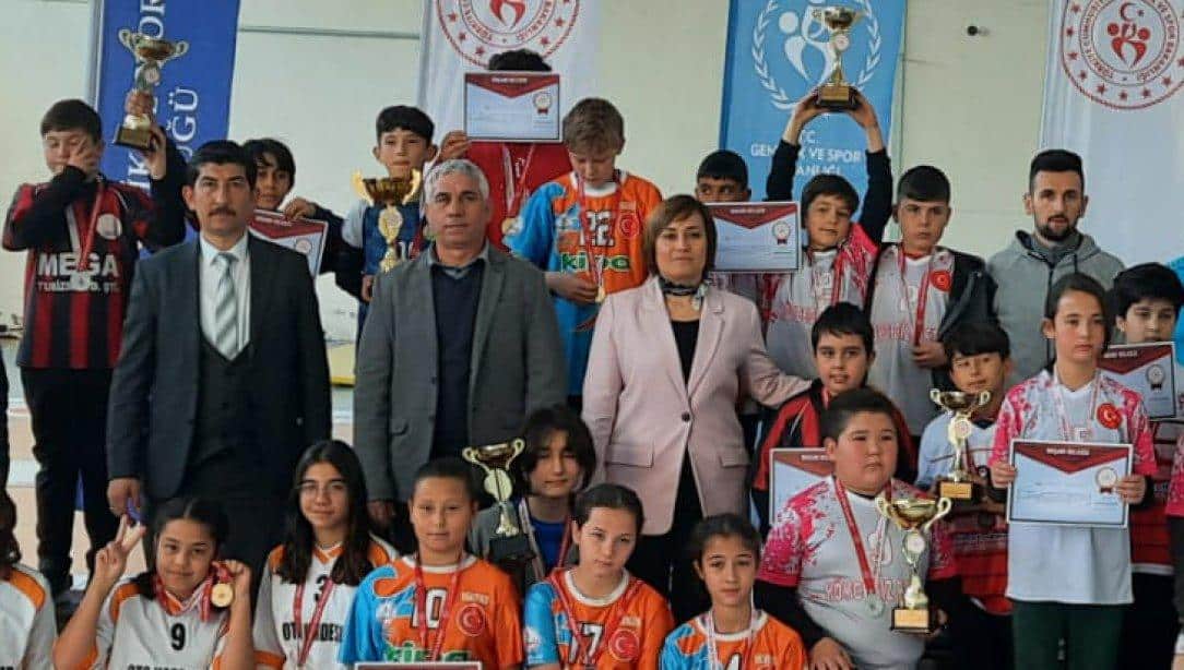 Toparlar Ortaokulu ve Atatürk Ortaokulu İl Birincisi Oldu
