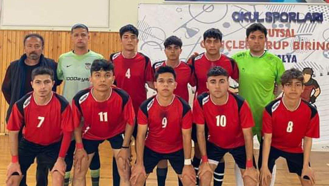 Köyceğiz Naip Hüseyin Anadolu Lisesi Erkek Futsal Takımı Grup Birinci Oldu 