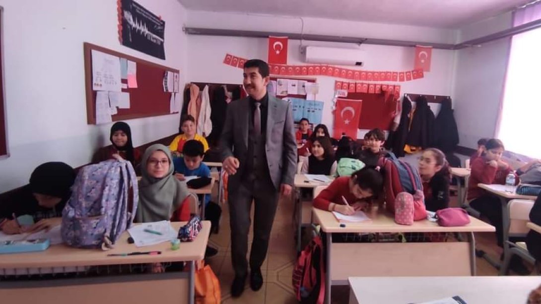 Milli Eğitim Müdürü Kerem KARAHAN Sınavlarda da Öğrencilerimizi Yalnız Bırakmadı