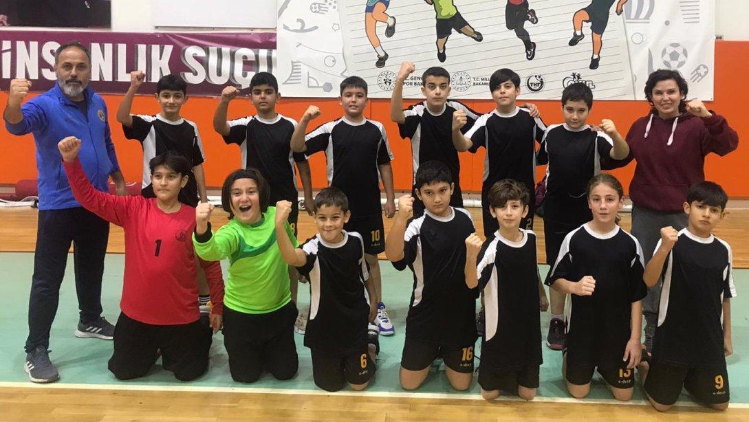 Tüm Maçlarını Kazanan: Köyceğiz Yunus Emre Ortaokulu 