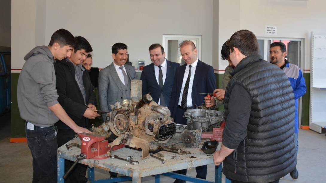 Kaymakamımız Sayın Mustafa MASLAK Köyceğiz Mesleki ve Teknik Anadolu Lisesi'ni Ziyaret Etti